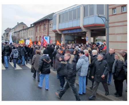 Risque de fermeture d'Alpha Santé Hayange: manifestation de solidarité.